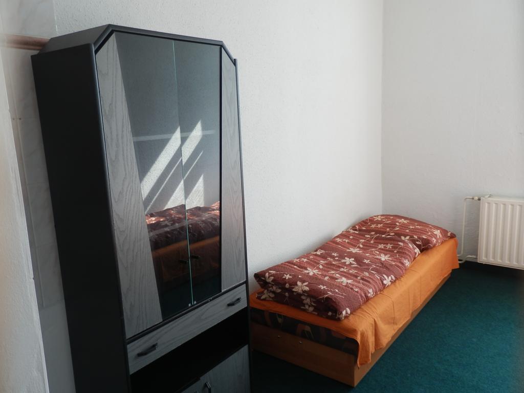 Ubytovna Pod Mostem Ostrava Esterno foto