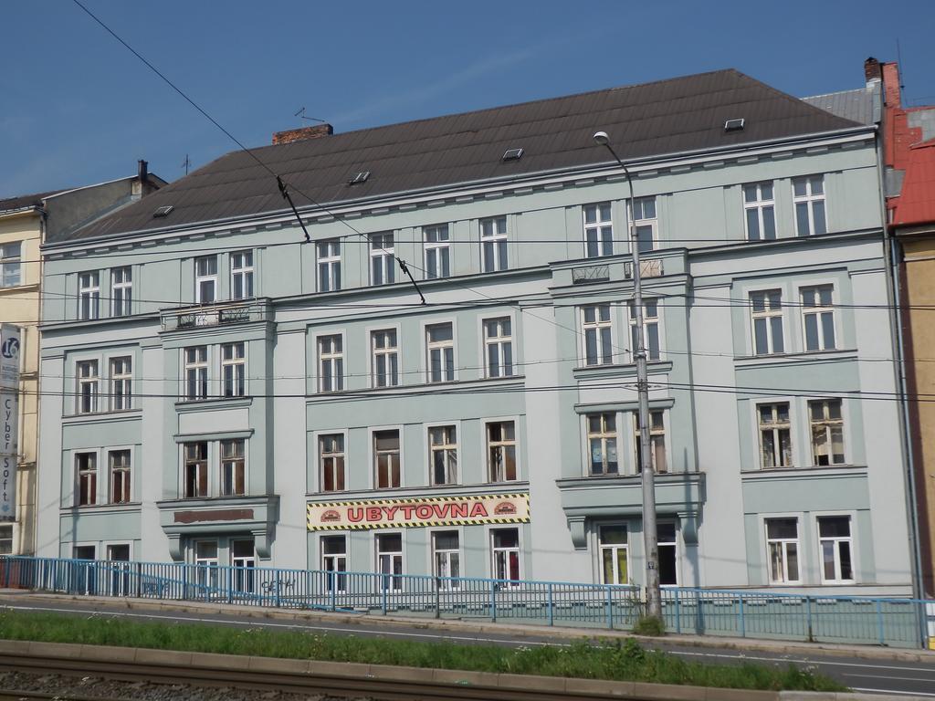 Ubytovna Pod Mostem Ostrava Esterno foto
